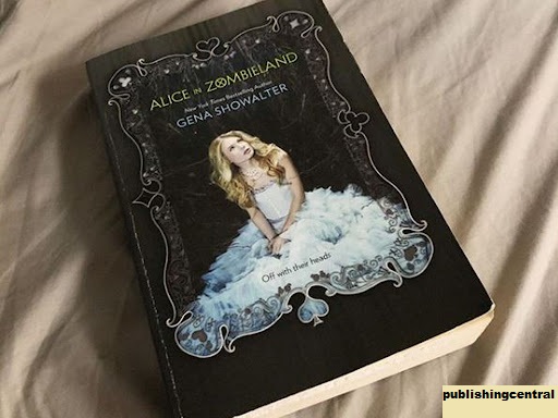 Review Buku Novel Alice In Zombieland