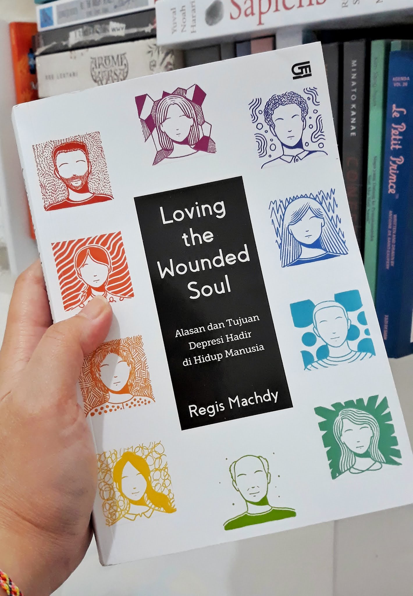 Mengulas Buku Loving The Wounded Soul by Regis Machdy